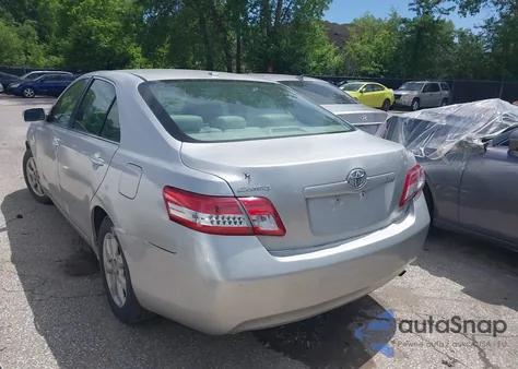 2010 Toyota Camry Le z USA, uszkodzony, nr VIN 4T1BF3EK8AU080429